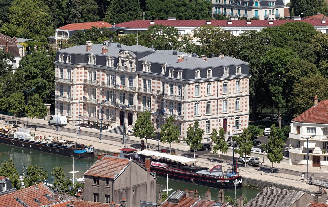 Les Jardins Du Mess Hotell Verdun-sur-Meuse Exteriör bild